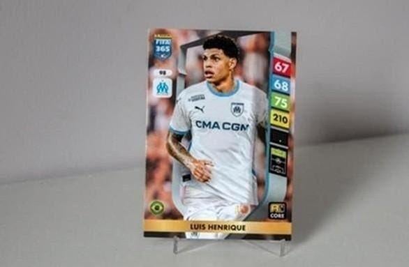 Fifa 365 Panini Trading Card Luis Henrique, Ophalen of Verzenden, Zo goed als nieuw, Losse kaart