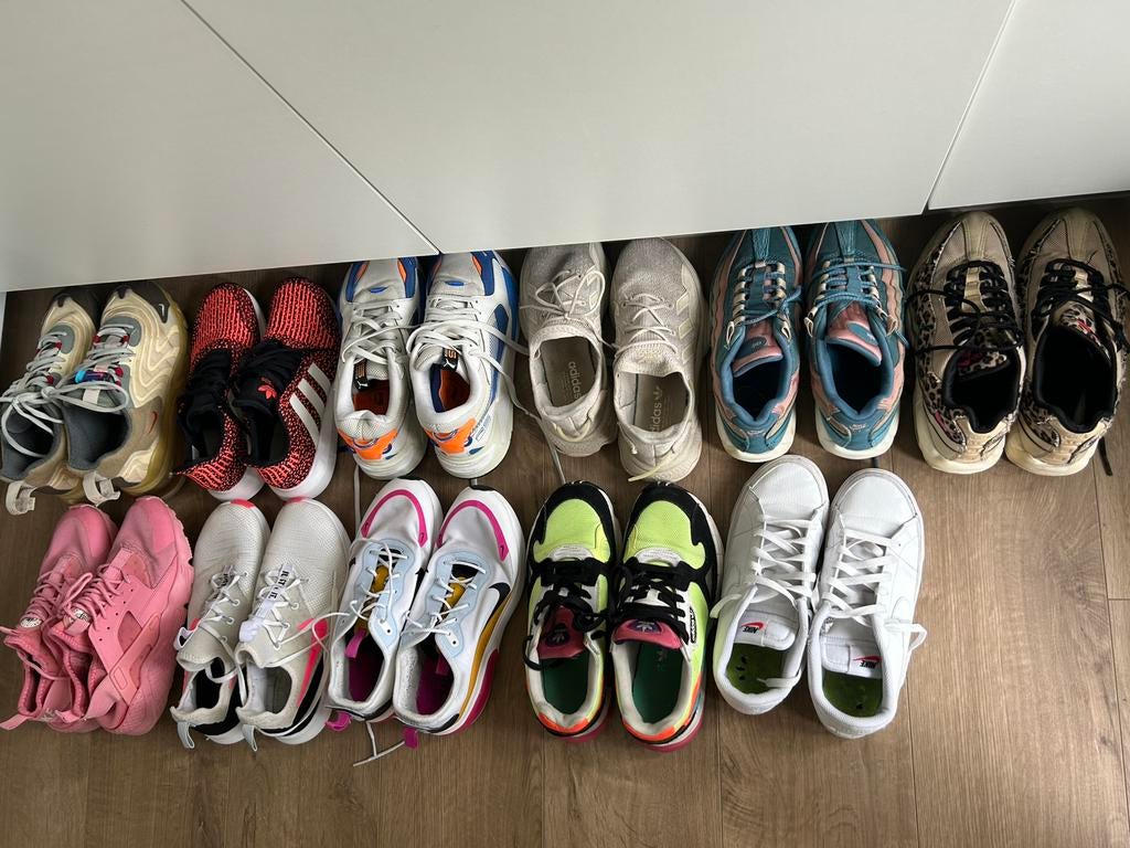 Verzameling aan sneakers, Ophalen of Verzenden