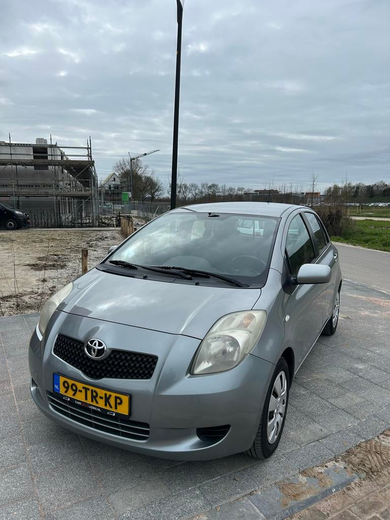 Toyota Yaris 1.3 16V Vvt-i 5DR 2007 Grijs, Auto-onderdelen, Ophalen of Verzenden, Toyota, Deur