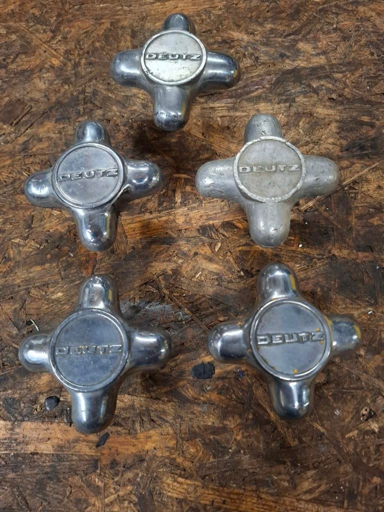 Deutz Klepdeksel Doppen SBA 528, Ophalen of Verzenden