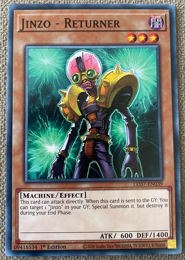 Yu-Gi-Oh! Jinzo - Returner LED7 1st Edition !, Hobby en Vrije tijd, Verzamelkaartspellen | Yu-gi-Oh!, Ophalen of Verzenden, Zo goed als nieuw