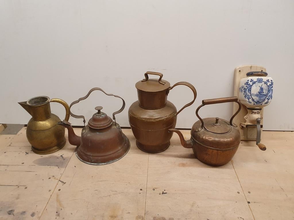 Koperen ketels en een koffiemolen, Antiek en Kunst, Antiek | Koper en Brons, Ophalen of Verzenden