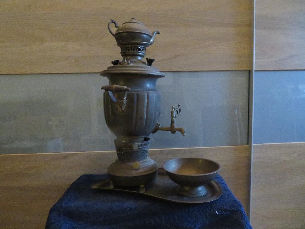 Oosterse antieke theeset, Ophalen