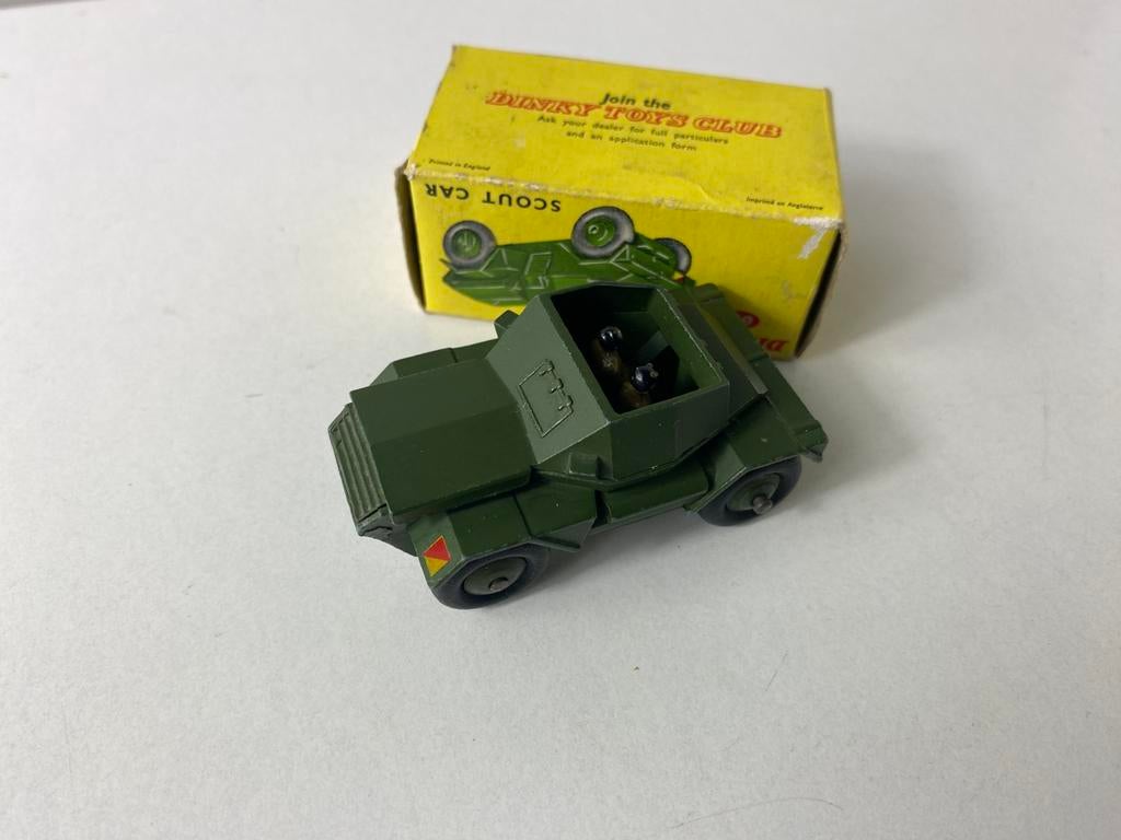 Dinky no 673 scout car/militairy-superb/mint cond.+2 scouts, Ophalen of Verzenden, Auto, Dinky Toys