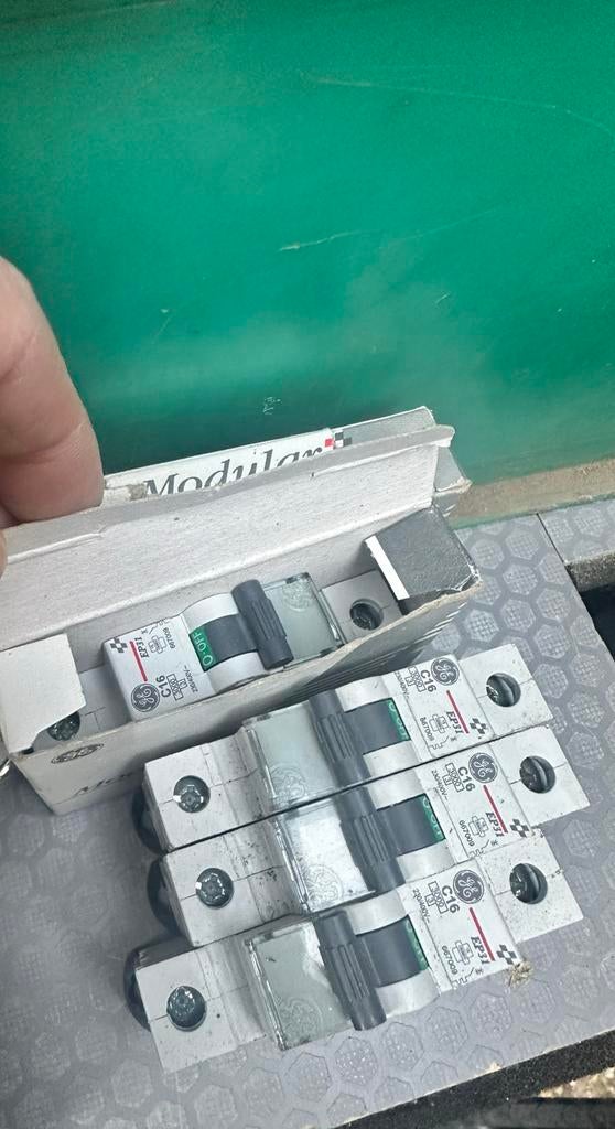 16A automaten 20A , 25A 3 fase + siemens trafo 24V + rele, Ophalen of Verzenden, Zo goed als nieuw