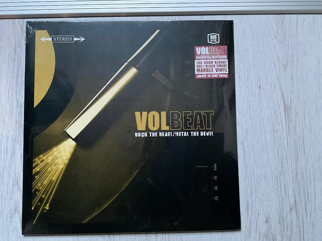 LP van Volbeat - Rock the Rebel / Metal the Devil, Cd's en Dvd's, Vinyl | Hardrock en Metal, Nieuw in verpakking, Ophalen of Verzenden