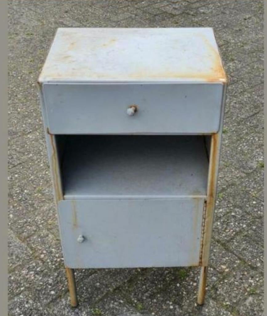 Vintage metalen nachtkastje kast 46x35x83cm deurtje en lade, Ophalen, Gebruikt, Metaal of Aluminium, .