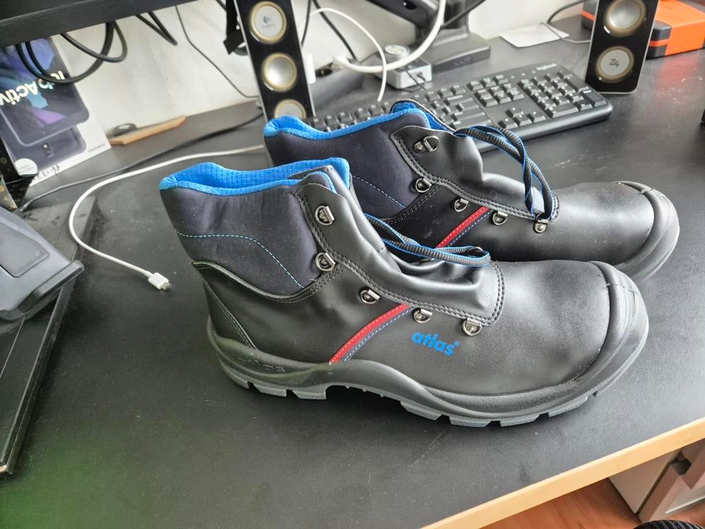 Nieuwe werkschoenen met stalen neus in doos., Tuin en Terras, Werkkleding, Ophalen, Dames, Schoenen, Nieuw