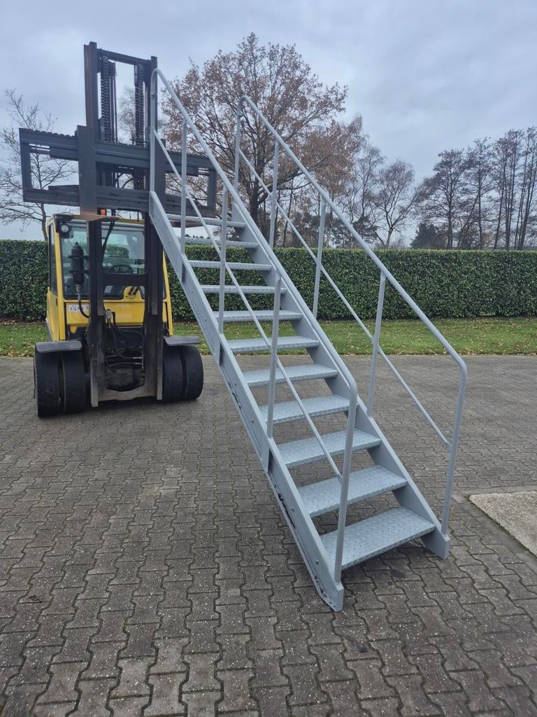 Nette Stalen Trap vloerhoogte 220 cm Trap Staal Metaal ijzer, Ophalen of Verzenden, Zo goed als nieuw, 70 tot 120 cm