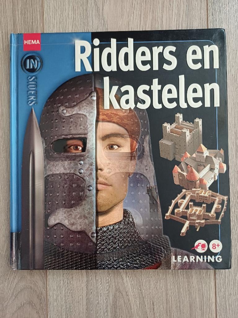 Ridders en kastelen boek; nieuwstaat!, Ophalen of Verzenden, Zo goed als nieuw, Fictie algemeen