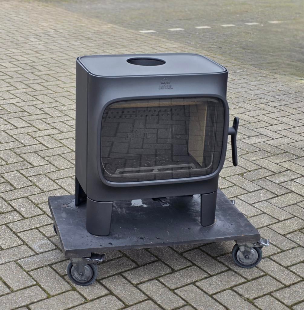 Houtkachel Jotul F305, Huis en Inrichting, Kachels, Houtkachel, Ophalen of Verzenden, Zo goed als nieuw, Vrijstaand