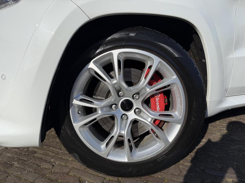 Jeep Grand Cherokee 6.4 V8 SRT8 | Pano | Volledig Onderhoude, Automaat, Euro 5, Wit, 156 €/maand