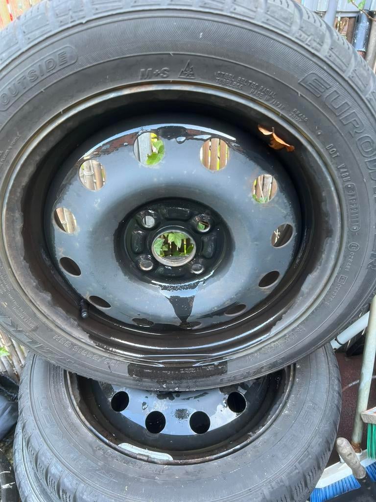 195/55R15 winterbanden Banden suzuki swift met 4 moeren, Ophalen