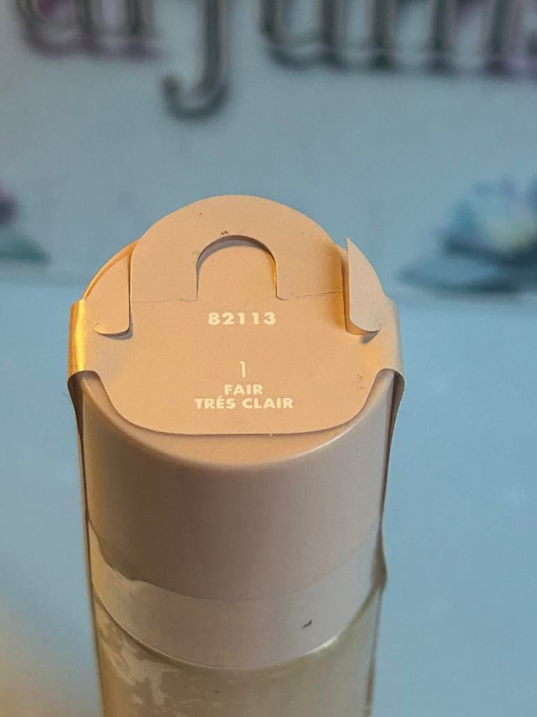 E.l.f. halo glow liquid filter foundation, Ophalen of Verzenden, Nieuw, Gehele gezicht, Camouflage