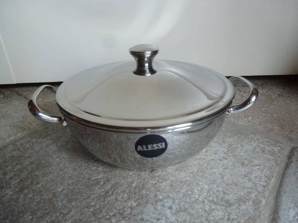 Alessi serveerschaal met deksel, Overige materialen, Gebruikt, Ophalen of Verzenden, Schaal of Schalen