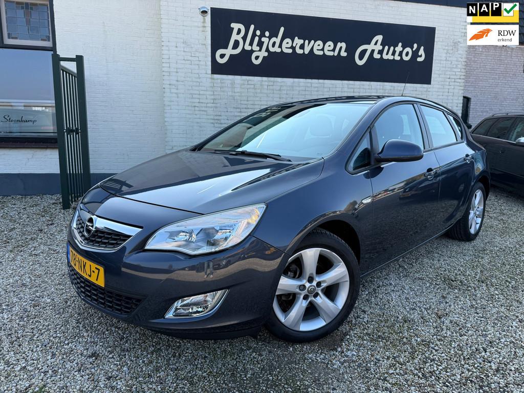 Opel Astra 1.6 Edition 32.000KM | Org NL | Dealer Onderhoude, Auto's, Opel, Voorwielaandrijving, Euro 5, Stof, 4 cilinders