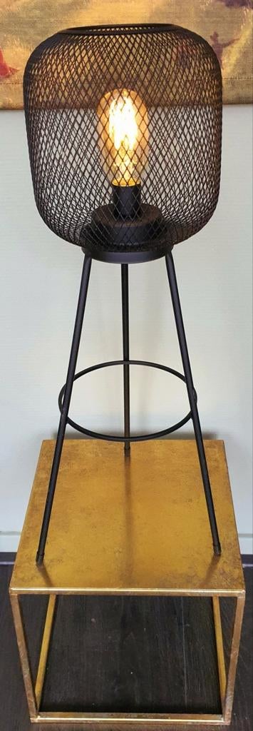 Staande lamp of tafellamp
Design metaalsoort zwart, Huis en Inrichting, Ophalen of Verzenden, Zo goed als nieuw, Metaal, 50 tot 75 cm