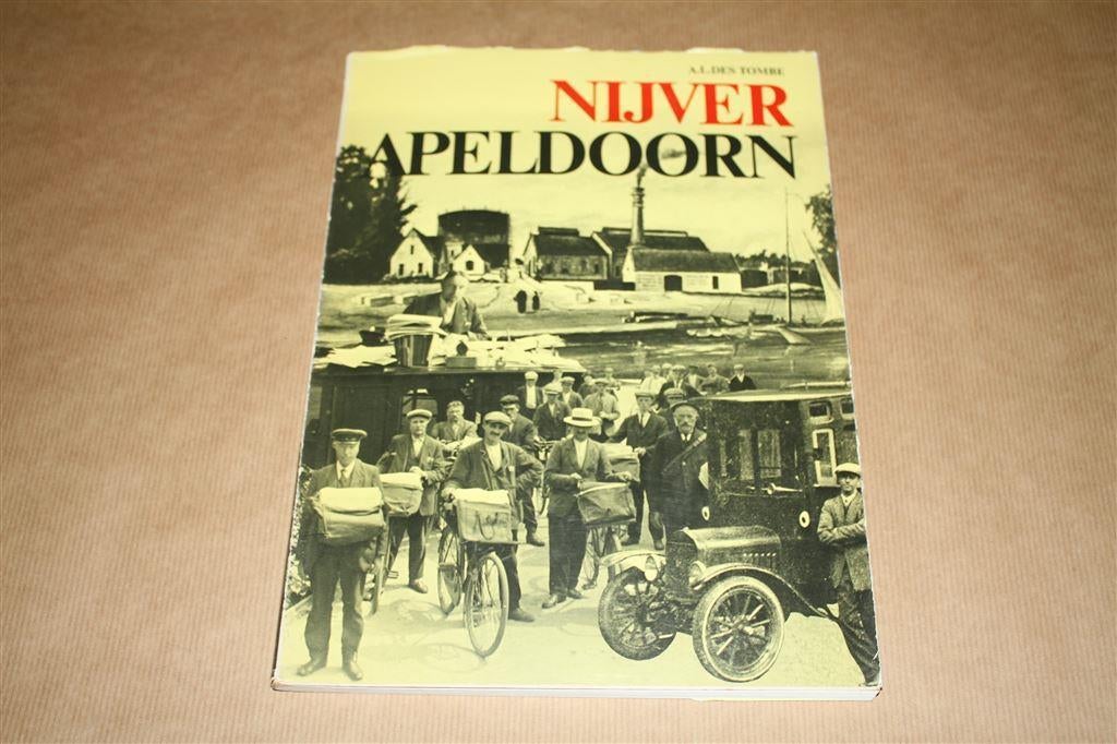 Nijver Apeldoorn. Wegener's Couranten Concern., Boeken, Ophalen of Verzenden, Gelezen