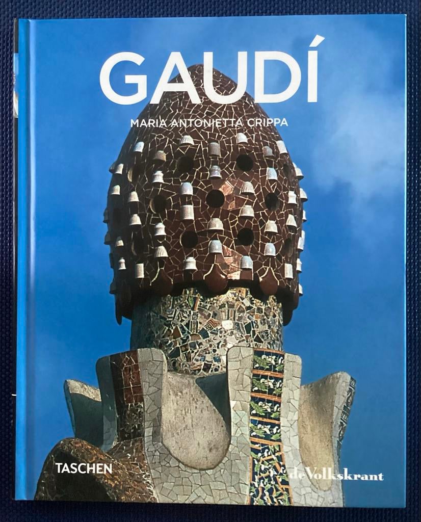 Gaudi - Maria Antonietta Crippa - Taschen / de Volkskrant, Ophalen of Verzenden, Zo goed als nieuw, Overige onderwerpen