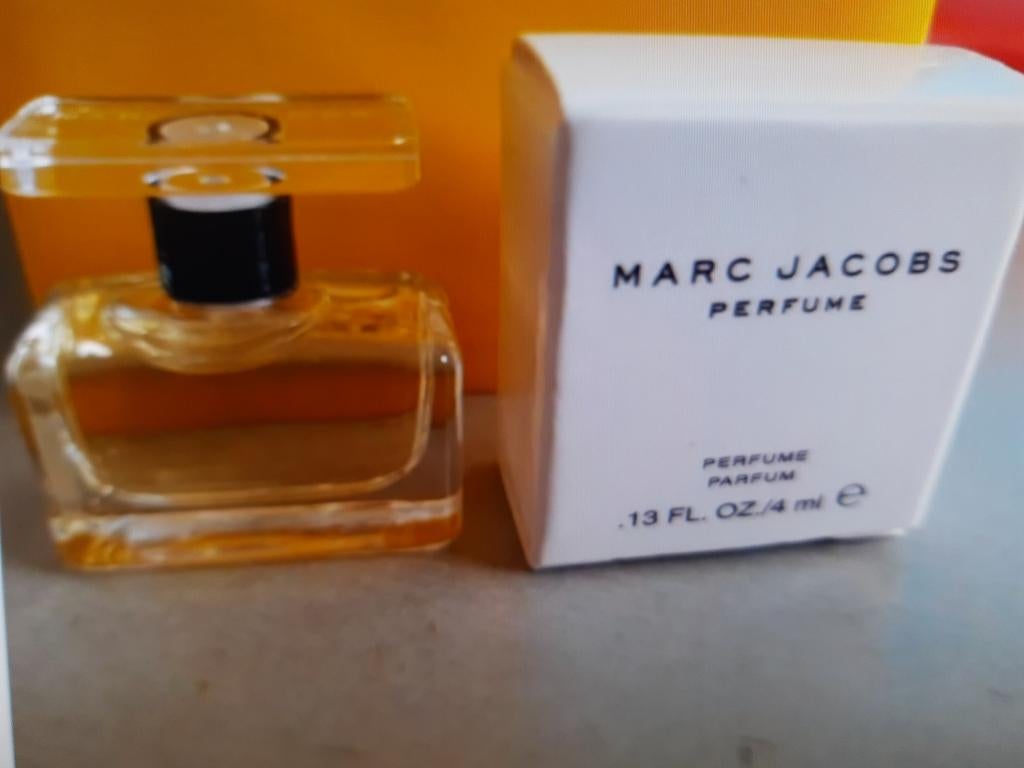 Parfum miniatuur Marc Jacobs, Ophalen of Verzenden, Zo goed als nieuw, Miniatuur, Gevuld