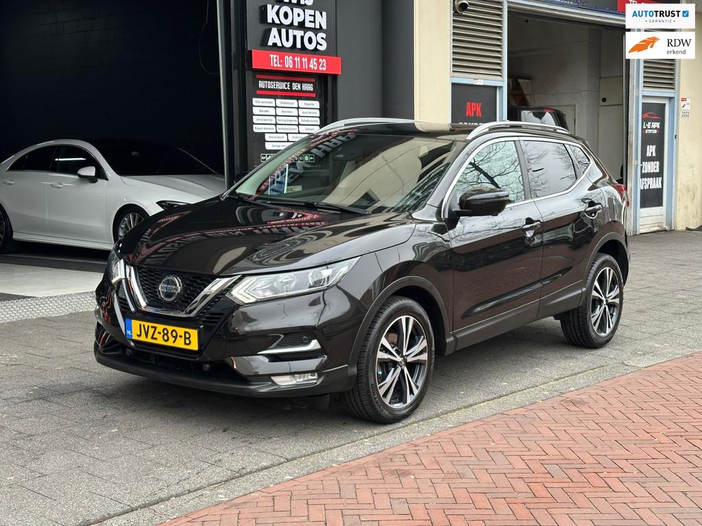Nissan Qashqai 1.3 DIG-T Design Edition Aut Navi 360 Camera, Auto's, Stof, Gebruikt, Euro 6, Zwart
