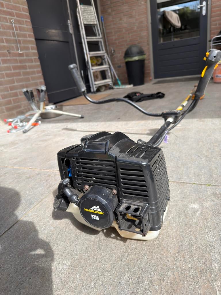 McCulloch B33B grastrimmer bosmaaier, Tuin en Terras, Bosmaaiers, Ophalen of Verzenden, Gebruikt, 30 tot 50 cm, Benzine