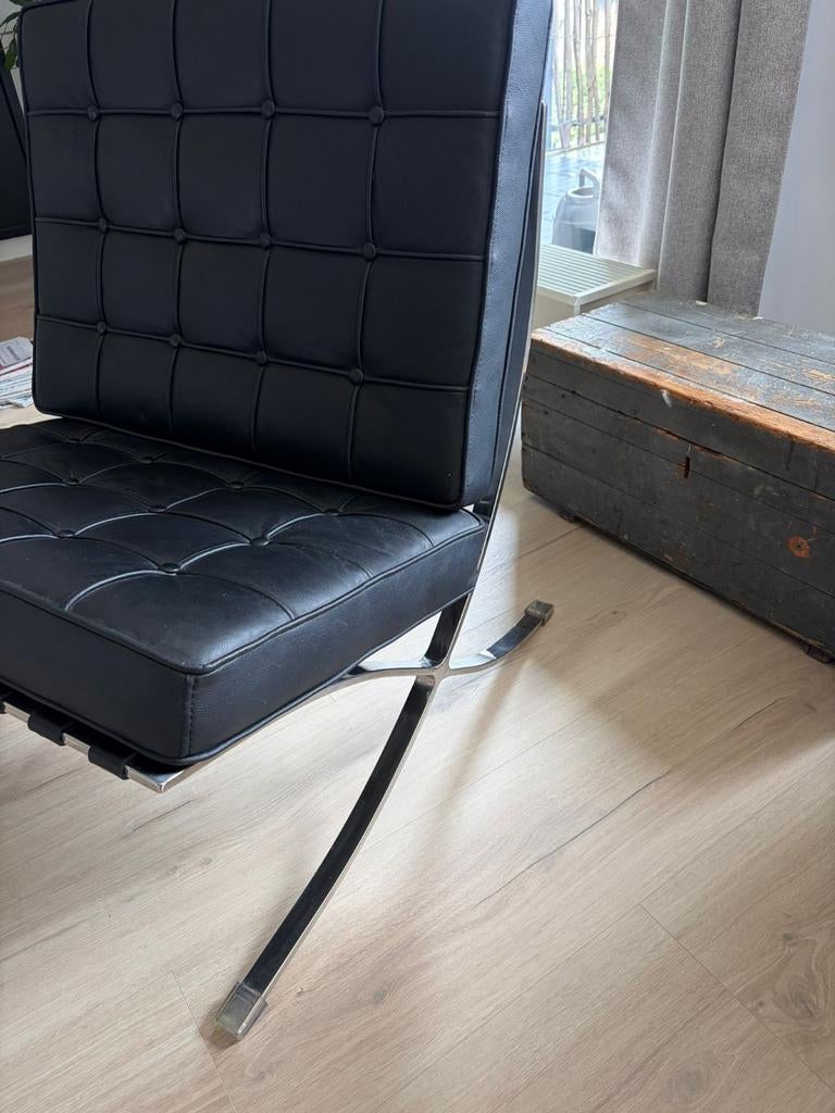 Barcelona Chair (replica), Huis en Inrichting, Ophalen, Zo goed als nieuw, 50 tot 75 cm