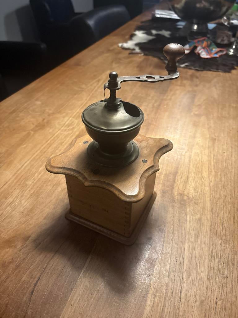 Oude koffiemolen, Antiek en Kunst, Ophalen of Verzenden