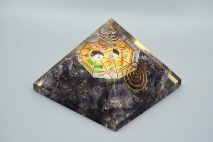 Amethist orgoniet piramide, Verzamelen, Mineralen en Fossielen, Ophalen of Verzenden, Mineraal