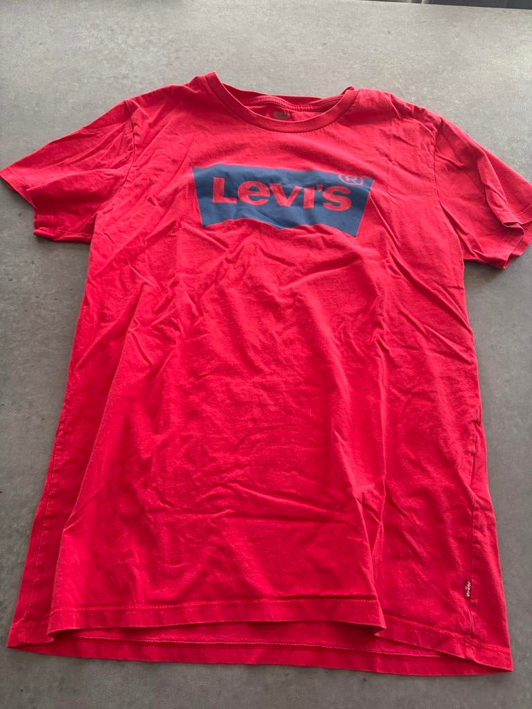 Rood Levi's T-shirt met blauw logo, Maat 38/40 (M), Ophalen of Verzenden, Korte mouw, Gedragen