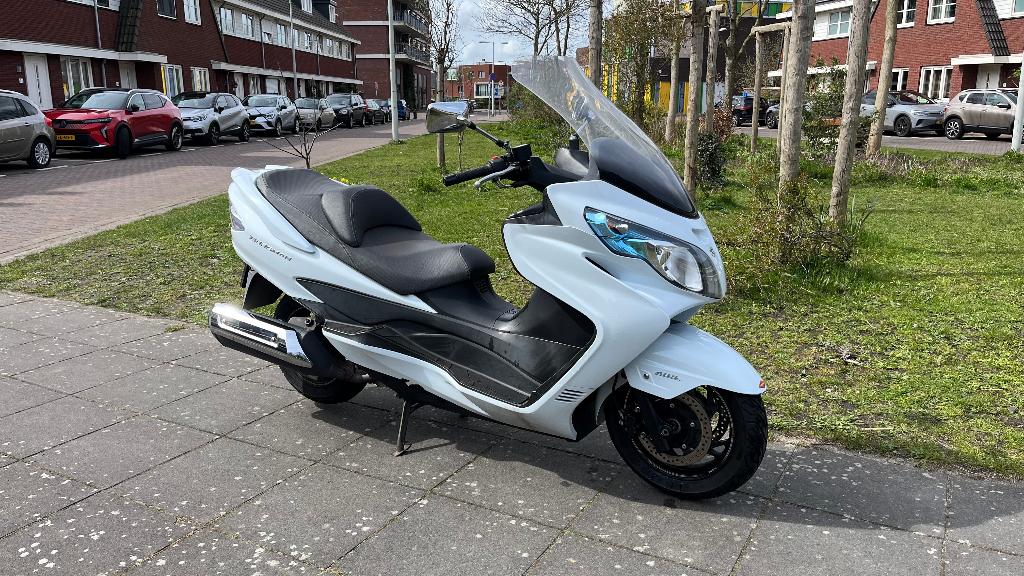 Suzuki Burgman 400 ABS, 400 cc, Scooter, Particulier, Minimaal motorrijbewijs A2