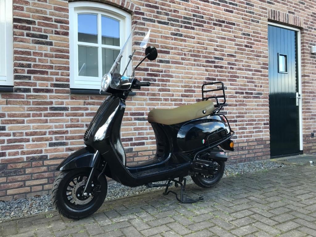 SENZO RIVALUX BROM 2025 GTS TOSCANA BTC VX50 SOURINI, Fietsen en Brommers, Scooters | Overige merken, Ophalen, Gebruikt, Maximaal 45 km/u