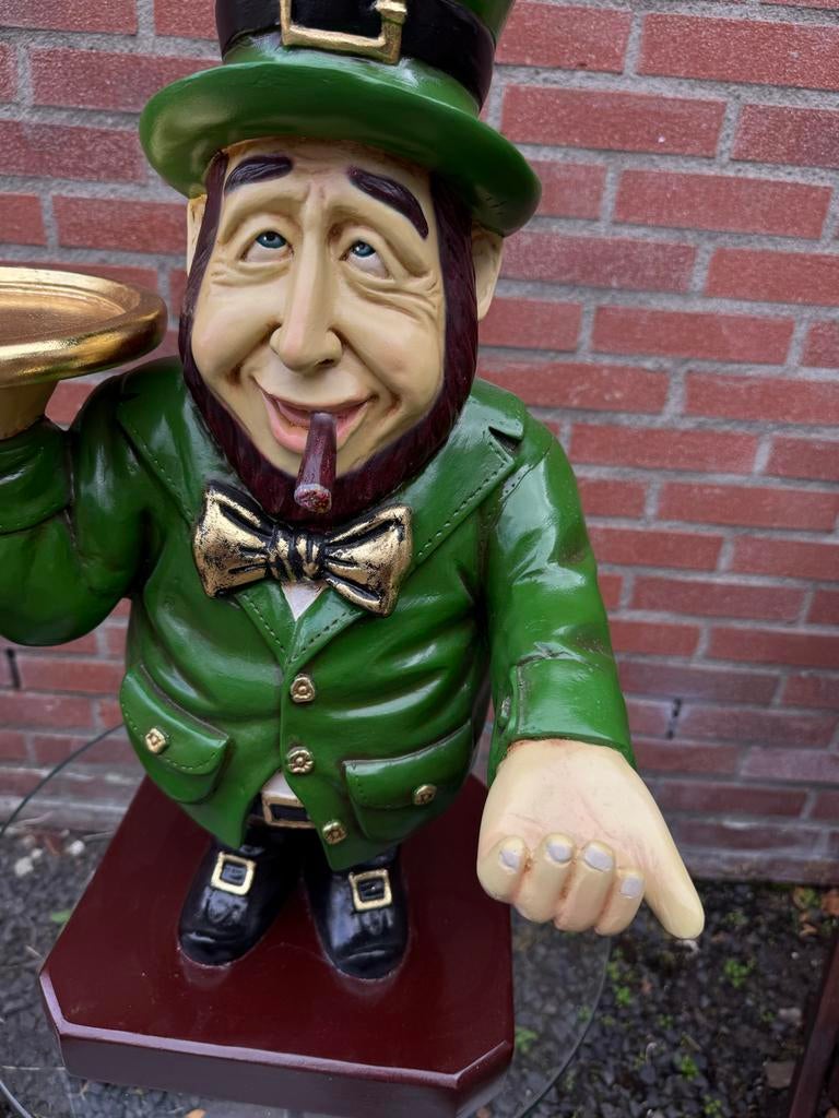 Ierse Leprechaun beeld met dienblad en asbak, Ophalen, Kunststof, 50 - 100 cm, Beeld