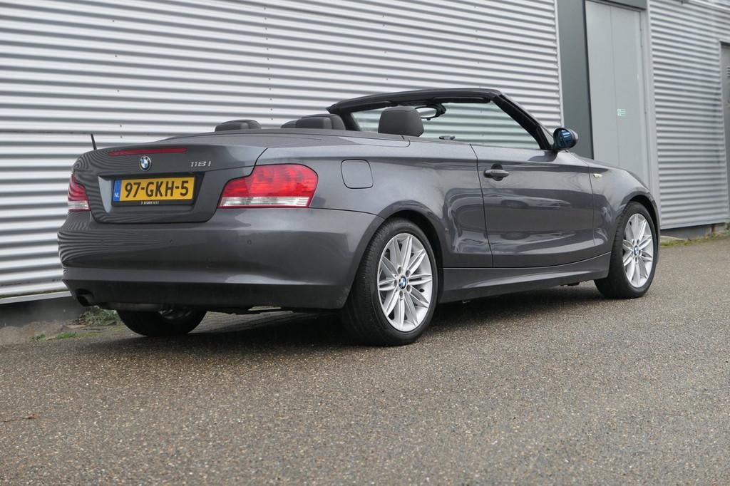 BMW 1-serie Cabrio 118i High Executive NAP Leder Sportstoele, 1-Serie, Zwart, 4 stoelen, Handgeschakeld
