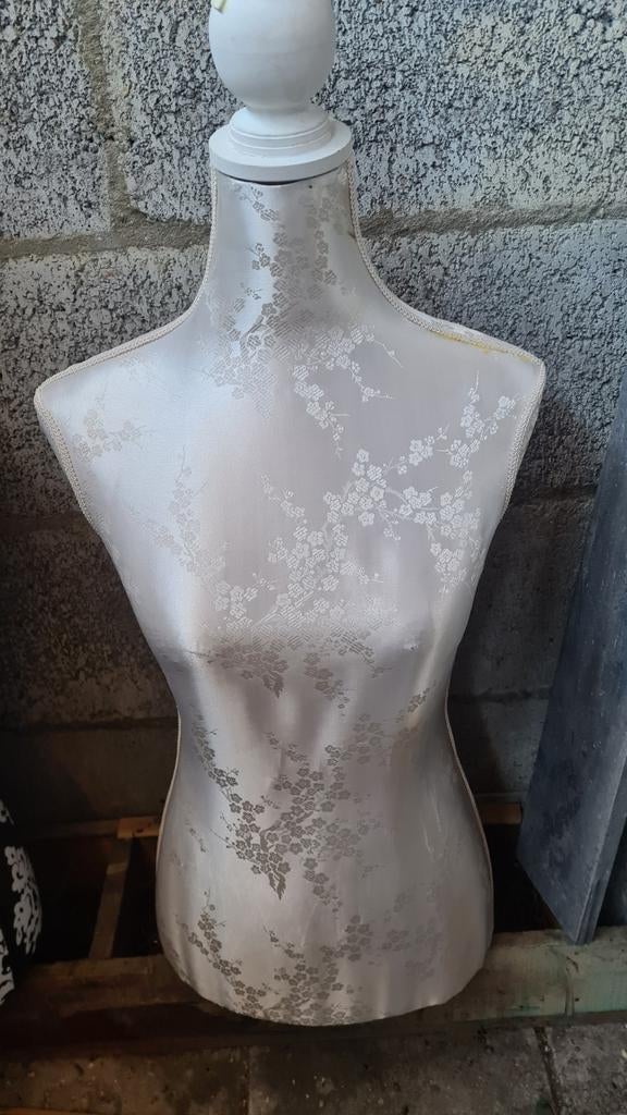 Brocante paspop torso vrouw, Ophalen, Zo goed als nieuw, Onder de knie