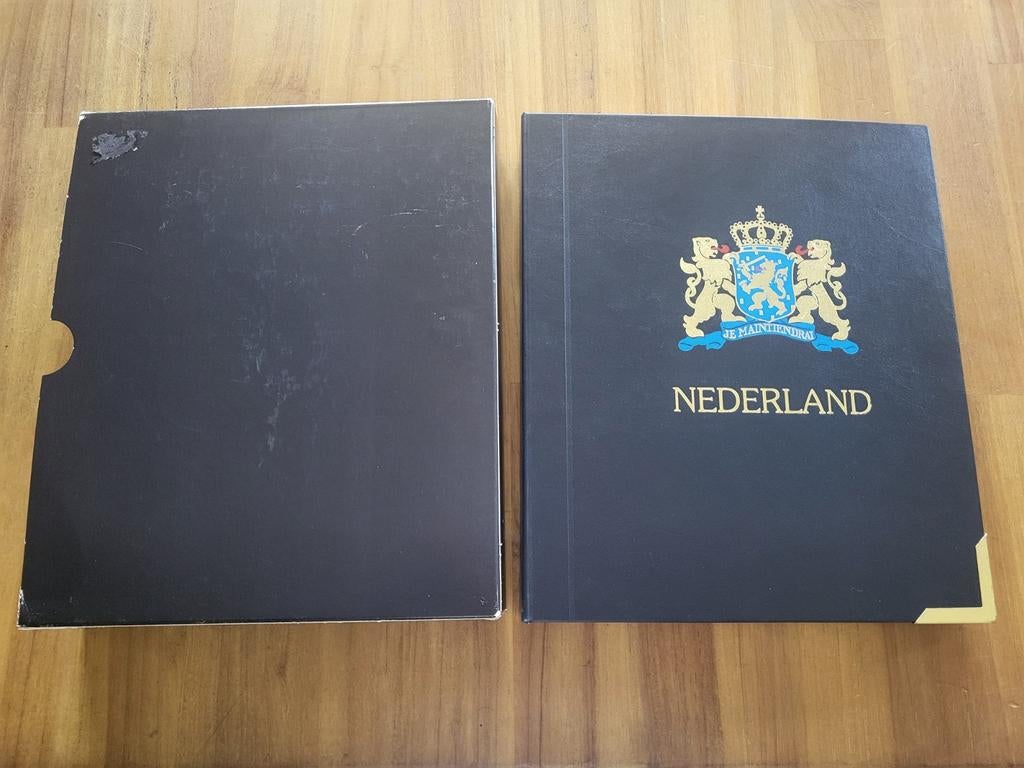 Lege importa album Nederland
1993/ 2006 velletjes+witte blad, Postzegels en Munten, Postzegels | Toebehoren, Verzenden, Verzamelalbum