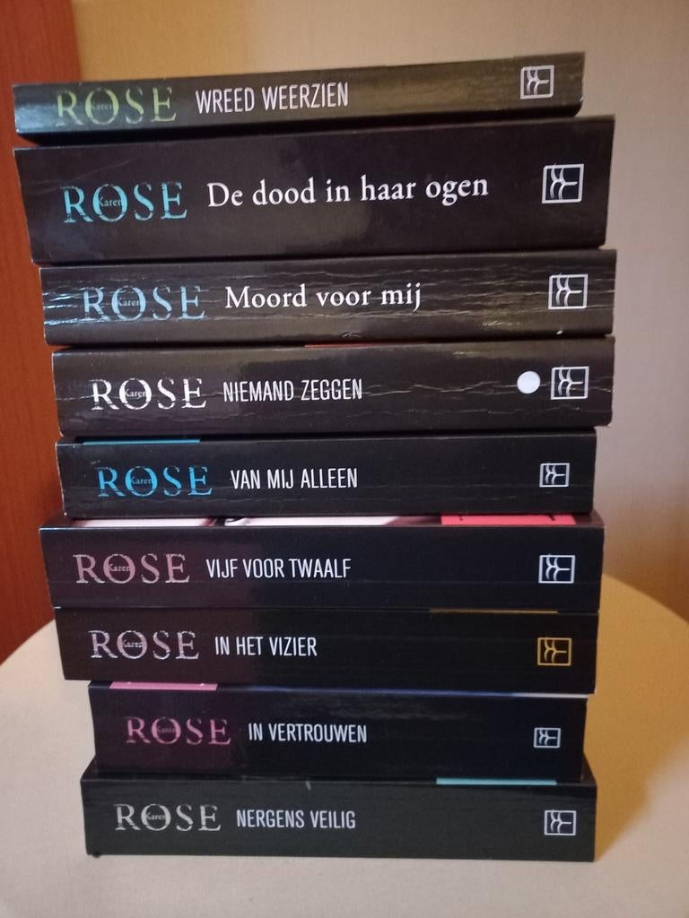 9 boeken van Karin Rose., Ophalen of Verzenden, Zo goed als nieuw