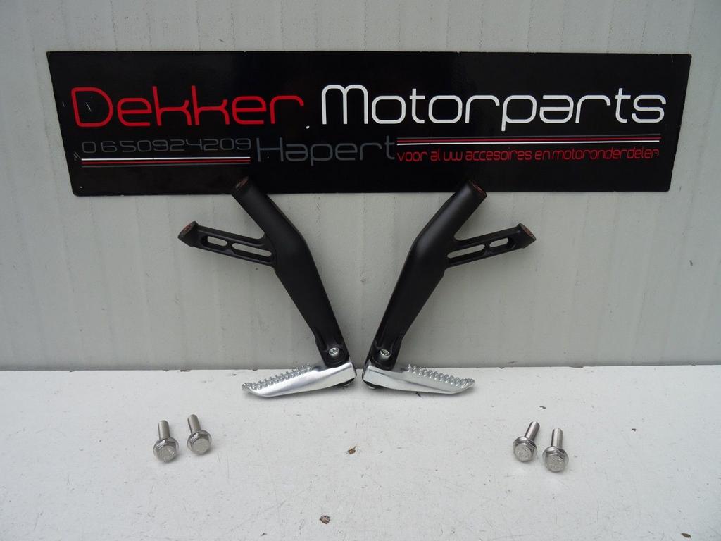 Set Duo Voetsteunen Yamaha YZF R1 2015-2019-2018-2021-2025, -, -, Nieuw, Ophalen of Verzenden