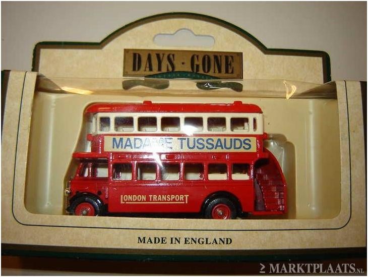 Bus Dubbeldekker/ Lotus Elan / Ferrari 288 GTO /Aston Martin, Hobby en Vrije tijd, Modelauto's | Overige schalen, Zo goed als nieuw