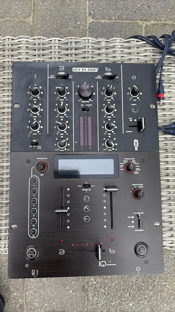 Reloop iq 2+ usb/dsp mixer, Muziek en Instrumenten, Ophalen of Verzenden, Gebruikt, Minder dan 5 kanalen