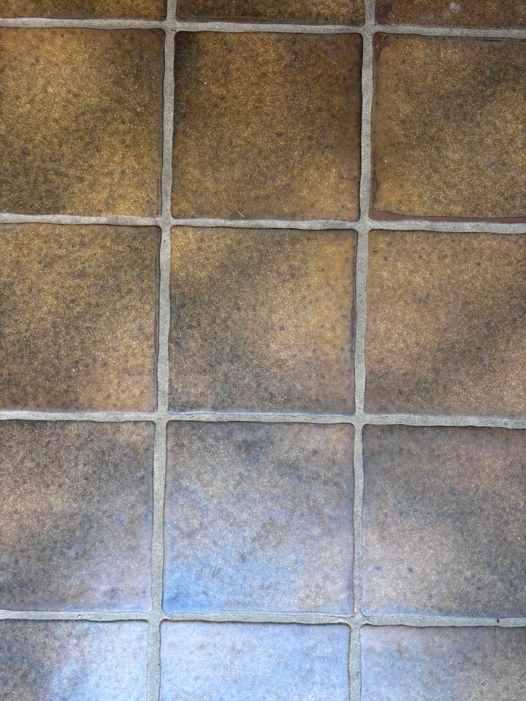 Oude vloertegels gemêleerd bruin, restpartij, Ophalen, 5 tot 10 m², Zo goed als nieuw, 20 tot 40 cm