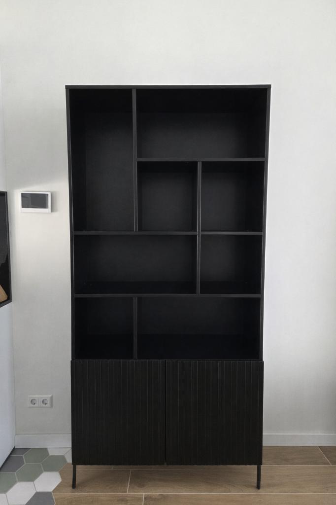 Woood Exclusive Gravure Hoge Kast, Ophalen, Grenenhout, Met deur(en), Zo goed als nieuw