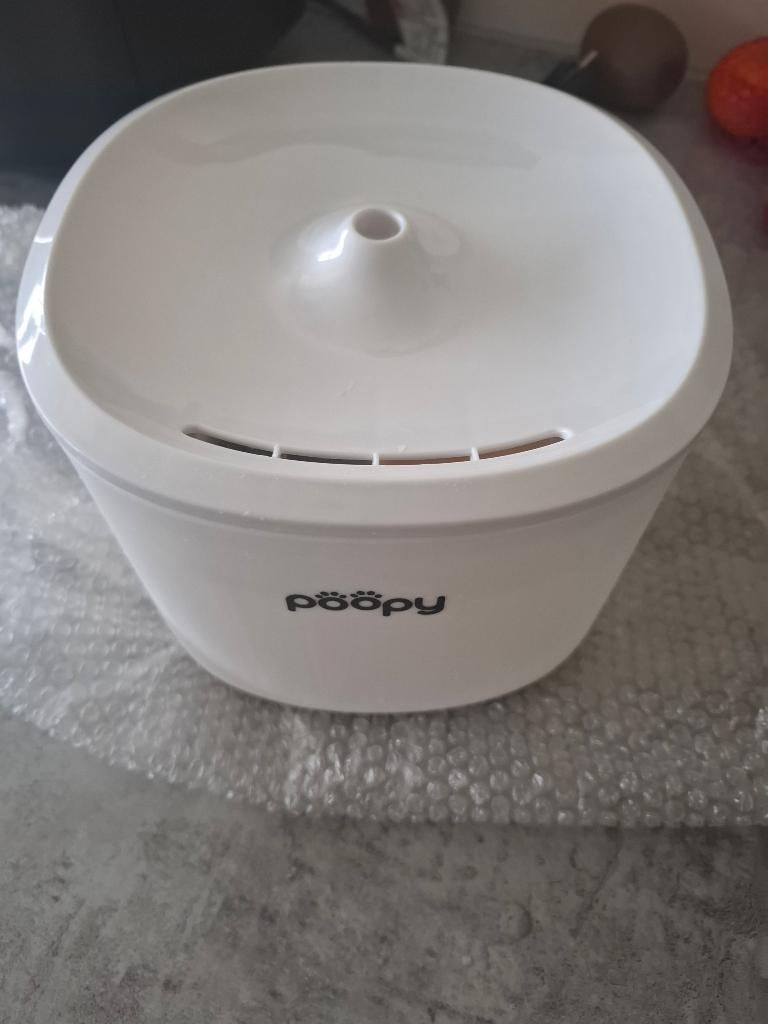 Nieuwe poopy drinkfontein, Ophalen, Nieuw