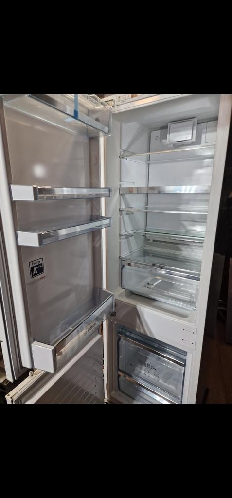 BOSCH KOELKAST MET VRIESVAK ENERGY A+++ Zuinig, Zonder vriesvak, 200 liter of meer, Zo goed als nieuw, 160 cm of meer