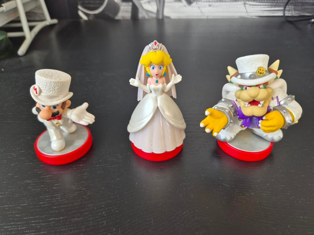 Mario, Peach en Bowser Amiibo van de Bowsers Wedding set, Ophalen of Verzenden, Zo goed als nieuw