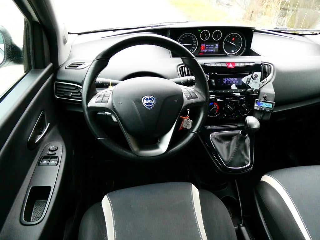 Lancia Ypsilon 0.9 TwinAir Elefantino Plus 80pk 1e eig Autom, Stof, Wit, Origineel Nederlands, Bedrijf