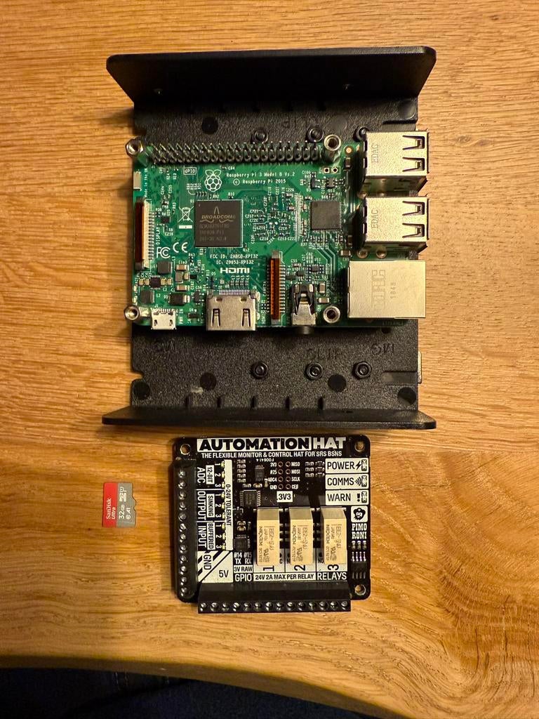 Raspberry pi 3 model B v1.2 32gb micro sd, Ophalen of Verzenden, Zo goed als nieuw