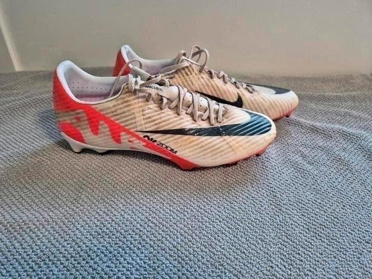 Nike mercurial  draagmaat 39 voetbalschoenen Zelde gedragen, Sportschoenen, Nike, Ophalen of Verzenden, Zo goed als nieuw