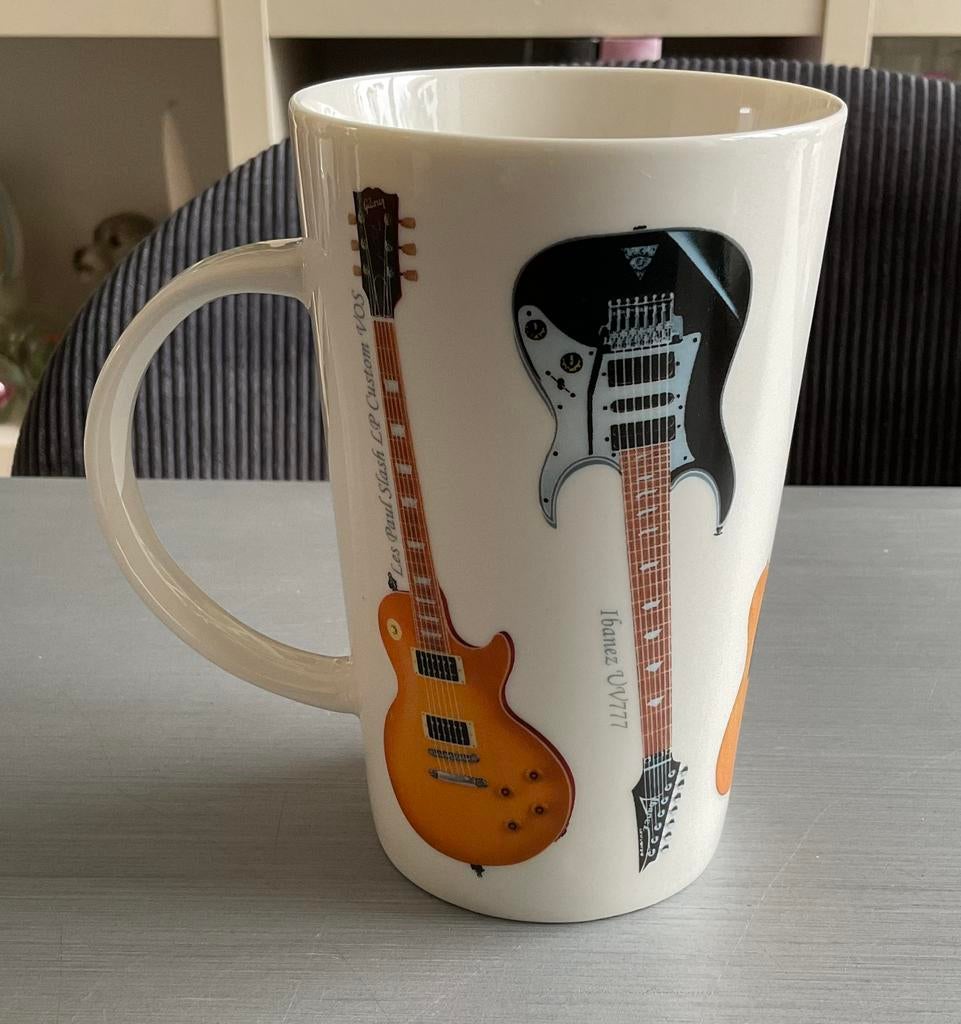 1x XL mok Leonardo Collection; Fender, Les Paul, Ibanez; €10, Ophalen of Verzenden, Zo goed als nieuw, Overige stijlen, Kop(pen) en/of Schotel(s)