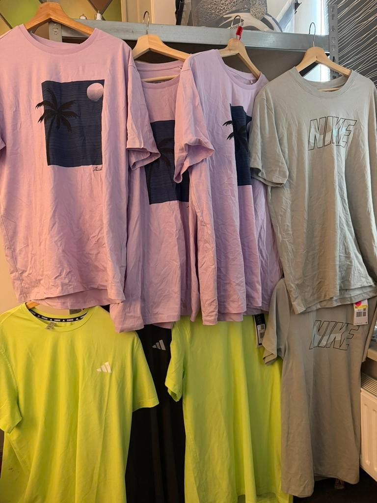 Winkel voorraad sportkleding en casual kleding, Ophalen, Nieuw, Overige maten, Algemeen